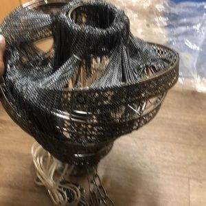 I am selling a beautiful chandelier